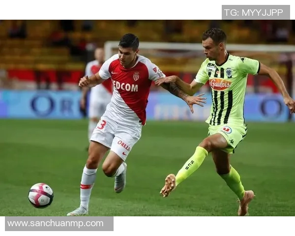 尼奥尔与甘岗的较量揭示了法甲联赛的激烈竞争与战术博弈 尼奥尔与甘岗的较量揭示了法甲联赛的激烈竞争与战术博弈