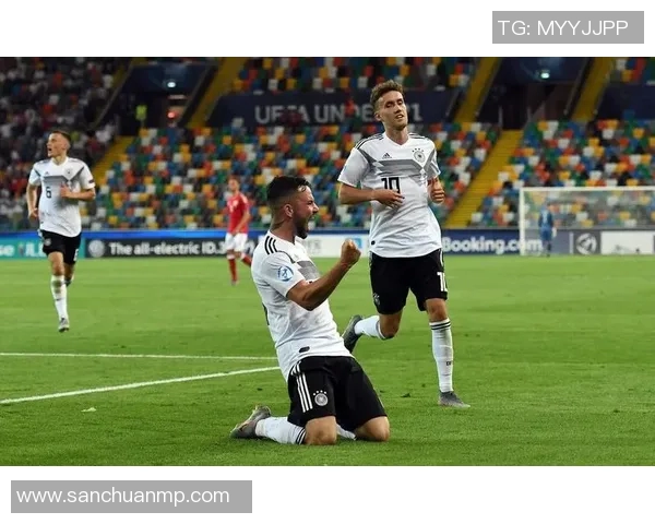 意大利U21青年队迎战丹麦U21队争夺欧洲足球锦标赛资格