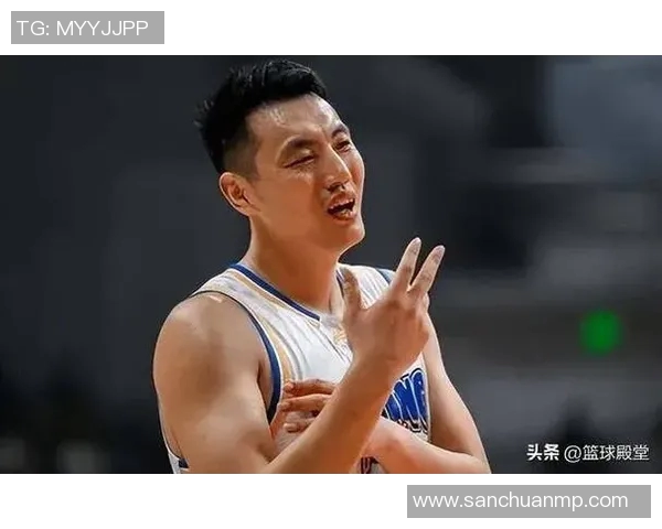 翟晓川的篮球之路：从青涩少年到赛场明星的成长故事